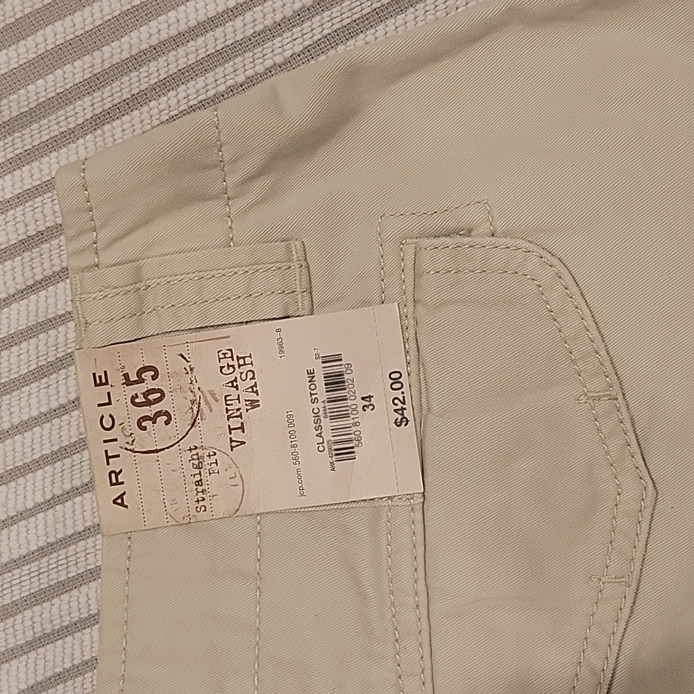 Shorts - Picture 3 of 6